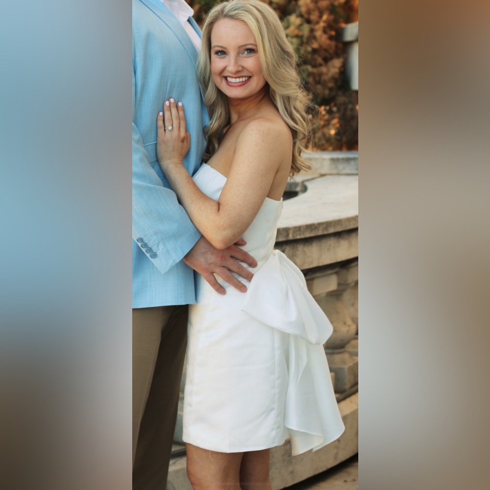 White strapless dress with bow